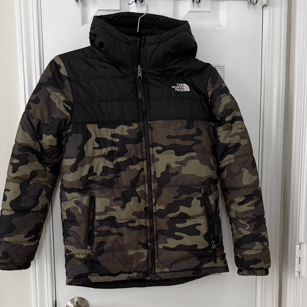 The North Face Kids Camo Puffer Jacket - Black and Brown - reversible - Picture 2 of 11